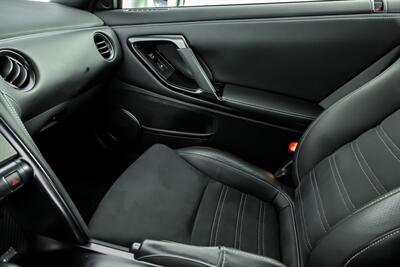 2016 Nissan GT-R Premium-BONE STOCK-SHOWROOM QUALITY!   - Photo 36 - Joliet, IL 60435