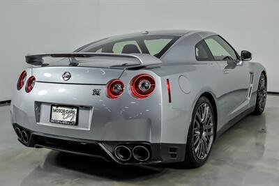 2016 Nissan GT-R Premium-BONE STOCK-SHOWROOM QUALITY!   - Photo 12 - Joliet, IL 60435
