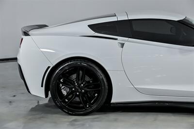 2019 Chevrolet Corvette Stingray Z51   - Photo 13 - Joliet, IL 60435