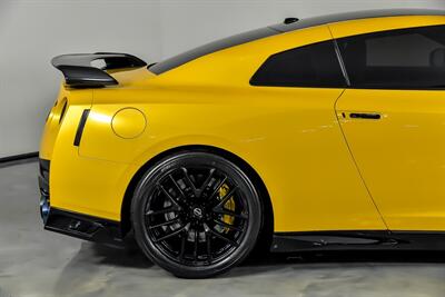 2017 Nissan GT-R Premium   - Photo 13 - Joliet, IL 60435