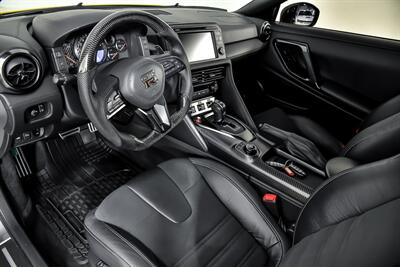 2017 Nissan GT-R Premium   - Photo 21 - Joliet, IL 60435