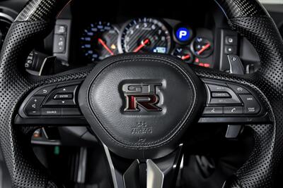 2017 Nissan GT-R Premium   - Photo 27 - Joliet, IL 60435
