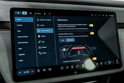 2025 Rivian R1T Ascend - Photo 33 - Joliet, IL 60435