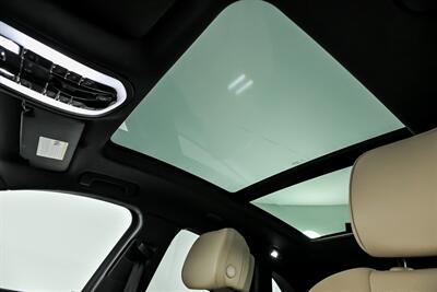 2022 Porsche Macan -1 OWNER & CLEAN CARFAX   - Photo 24 - Joliet, IL 60435