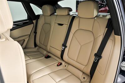 2022 Porsche Macan -1 OWNER & CLEAN CARFAX   - Photo 25 - Joliet, IL 60435