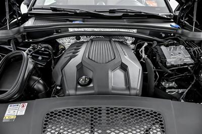 2022 Porsche Macan -1 OWNER & CLEAN CARFAX   - Photo 17 - Joliet, IL 60435