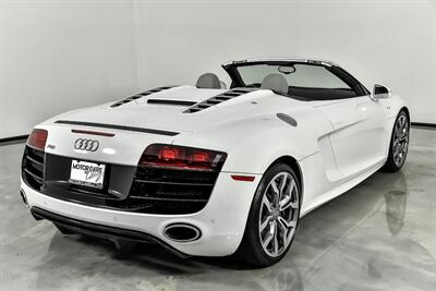 2012 Audi R8 5.2 quattro Spyder   - Photo 12 - Joliet, IL 60435