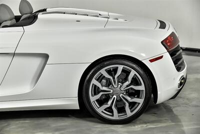 2012 Audi R8 5.2 quattro Spyder   - Photo 9 - Joliet, IL 60435