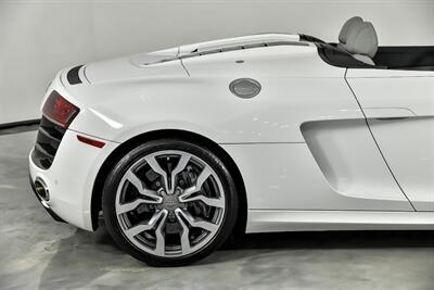 2012 Audi R8 5.2 quattro Spyder   - Photo 13 - Joliet, IL 60435