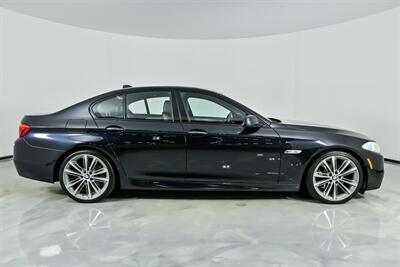 2013 BMW 550i-RARE MANUAL TRANS! - Photo 13 - Joliet, IL 60435