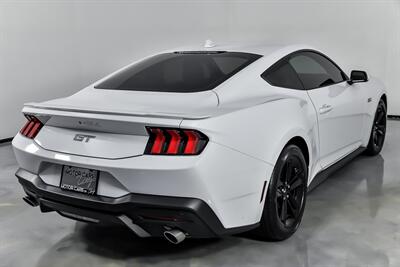 2024 Ford Mustang GT   - Photo 12 - Joliet, IL 60435
