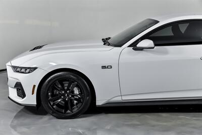 2024 Ford Mustang GT   - Photo 7 - Joliet, IL 60435
