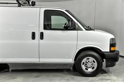 2019 Chevrolet Express 2500   - Photo 13 - Joliet, IL 60435