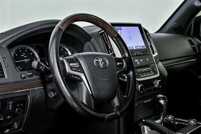 2020 Toyota Land Cruiser Heritage Edition - Photo 25 - Joliet, IL 60435