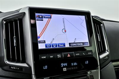 2020 Toyota Land Cruiser Heritage Edition - Photo 32 - Joliet, IL 60435