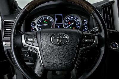 2020 Toyota Land Cruiser Heritage Edition - Photo 28 - Joliet, IL 60435