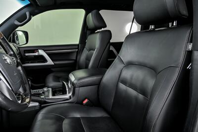 2020 Toyota Land Cruiser Heritage Edition - Photo 22 - Joliet, IL 60435