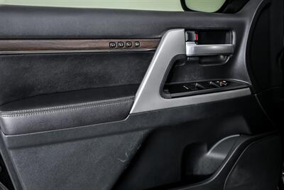 2020 Toyota Land Cruiser Heritage Edition - Photo 18 - Joliet, IL 60435