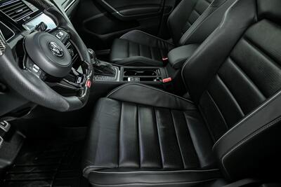 2019 Volkswagen Golf R 4Motion   - Photo 20 - Joliet, IL 60435