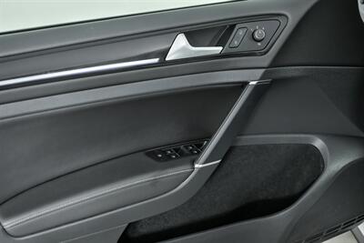 2019 Volkswagen Golf R 4Motion   - Photo 18 - Joliet, IL 60435