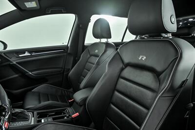 2019 Volkswagen Golf R 4Motion   - Photo 21 - Joliet, IL 60435