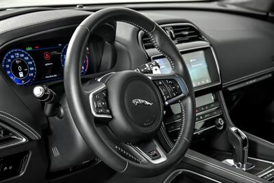 2020 Jaguar F-PACE SVR   - Photo 27 - Joliet, IL 60435