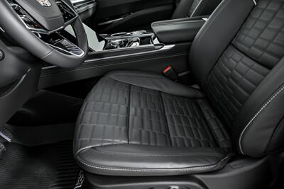 2025 Cadillac Escalade-V   - Photo 21 - Joliet, IL 60435
