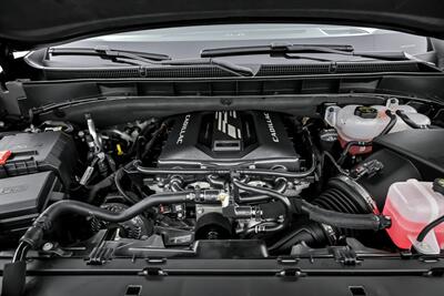 2025 Cadillac Escalade-V   - Photo 17 - Joliet, IL 60435