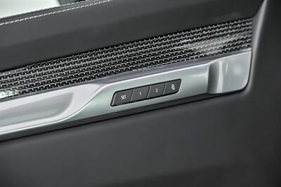 2025 Cadillac Escalade-V   - Photo 19 - Joliet, IL 60435