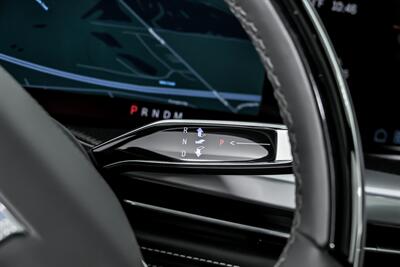 2025 Cadillac Escalade-V   - Photo 31 - Joliet, IL 60435