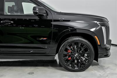 2025 Cadillac Escalade-V   - Photo 15 - Joliet, IL 60435