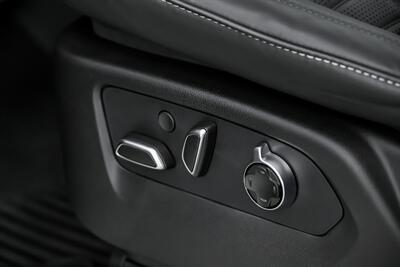 2025 Cadillac Escalade-V   - Photo 27 - Joliet, IL 60435