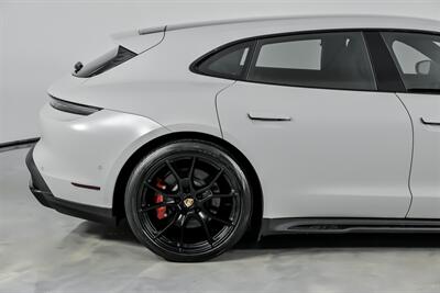 2023 Porsche Taycan GTS Sport Turismo-FULL SATIN PPF-CHALK ON RED!   - Photo 13 - Joliet, IL 60435