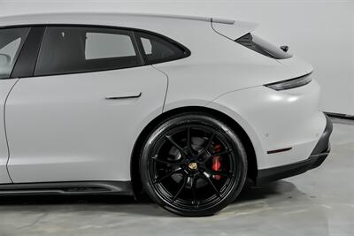 2023 Porsche Taycan GTS Sport Turismo-FULL SATIN PPF-CHALK ON RED!   - Photo 9 - Joliet, IL 60435