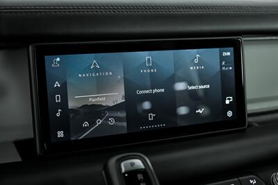 2021 Land Rover Defender 110 X-Dynamic HSE   - Photo 36 - Joliet, IL 60435