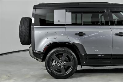 2021 Land Rover Defender 110 X-Dynamic HSE   - Photo 13 - Joliet, IL 60435