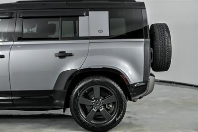 2021 Land Rover Defender 110 X-Dynamic HSE   - Photo 9 - Joliet, IL 60435