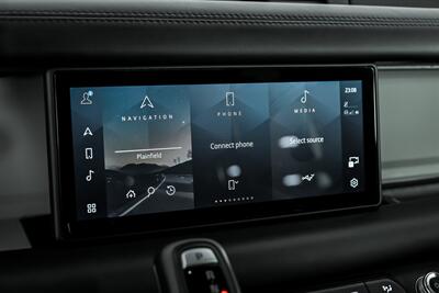 2021 Land Rover Defender 110 X-Dynamic HSE   - Photo 33 - Joliet, IL 60435