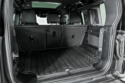 2021 Land Rover Defender 110 X-Dynamic HSE   - Photo 16 - Joliet, IL 60435