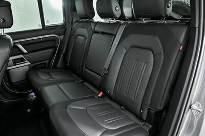 2021 Land Rover Defender 110 X-Dynamic HSE   - Photo 24 - Joliet, IL 60435