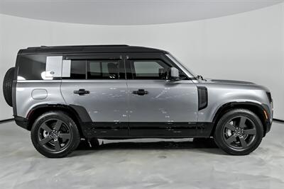 2021 Land Rover Defender 110 X-Dynamic HSE   - Photo 14 - Joliet, IL 60435