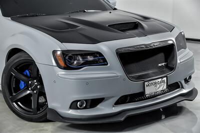 2012 Chrysler 300 SRT8   - Photo 3 - Joliet, IL 60435