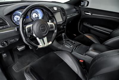 2012 Chrysler 300 SRT8   - Photo 19 - Joliet, IL 60435