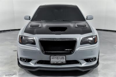 2012 Chrysler 300 SRT8   - Photo 5 - Joliet, IL 60435