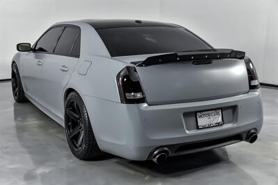 2012 Chrysler 300 SRT8   - Photo 10 - Joliet, IL 60435