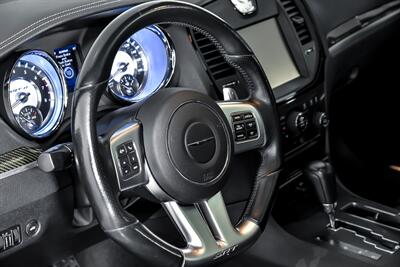 2012 Chrysler 300 SRT8   - Photo 24 - Joliet, IL 60435