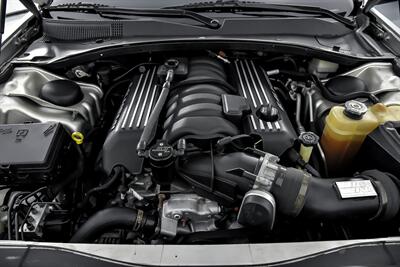 2012 Chrysler 300 SRT8   - Photo 16 - Joliet, IL 60435
