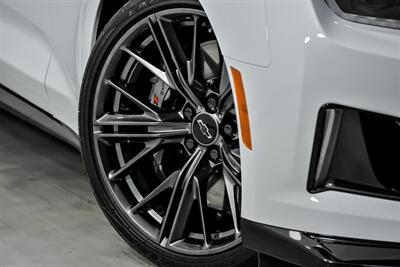 2023 Chevrolet Camaro ZL1   - Photo 4 - Joliet, IL 60435