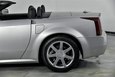 2005 Cadillac XLR   - Photo 9 - Joliet, IL 60435