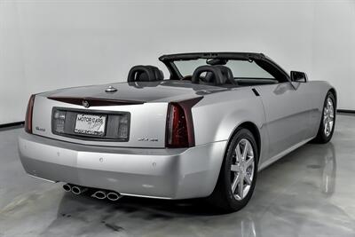 2005 Cadillac XLR   - Photo 12 - Joliet, IL 60435